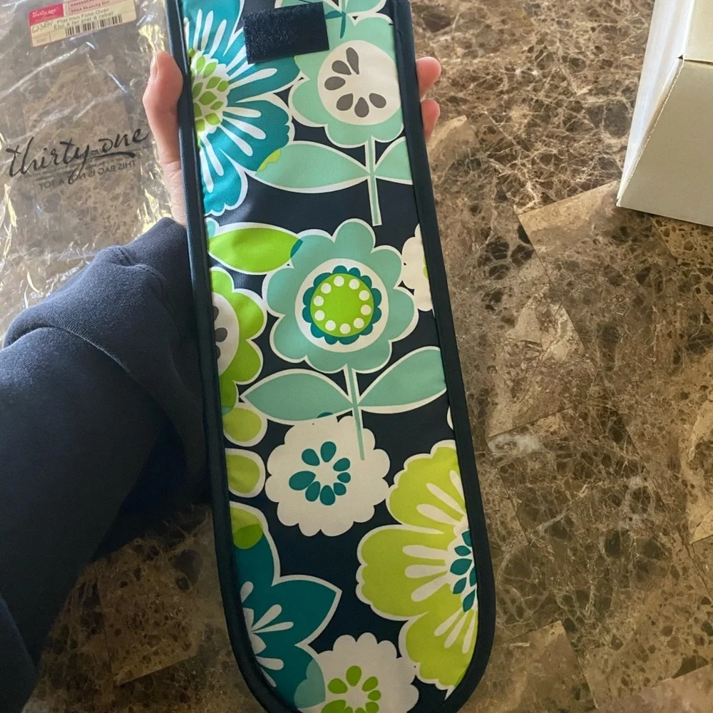 Flat iron Heat Holder